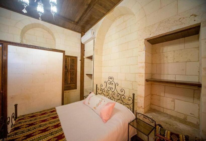 تختخواب و صبحانه Hayatlı Konak