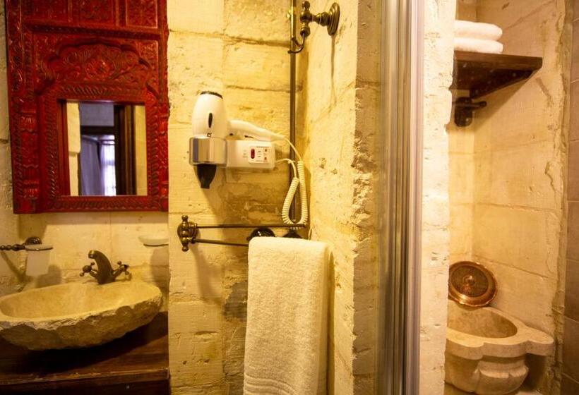 تختخواب و صبحانه Hayatlı Konak