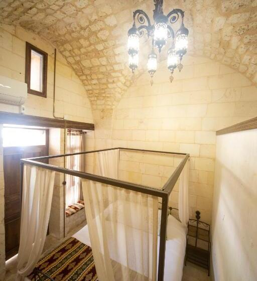 تختخواب و صبحانه Hayatlı Konak