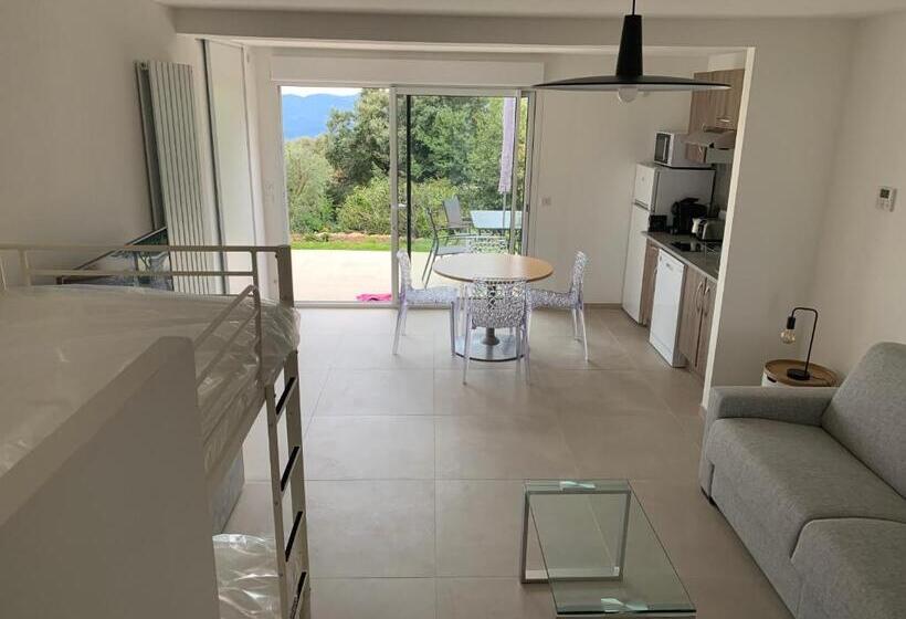 ベッドアンドブレックファースト La Colombière