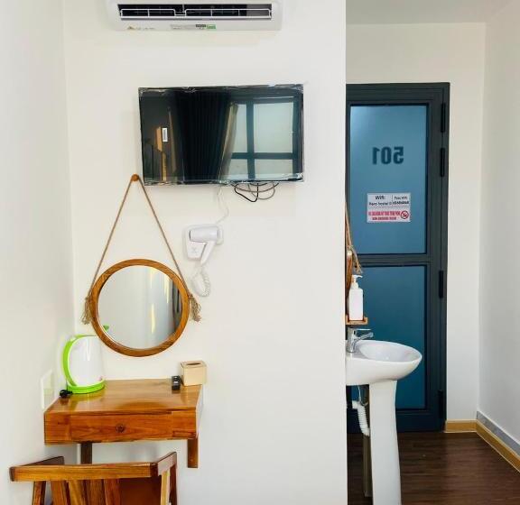 Hero Hostel & Billiards