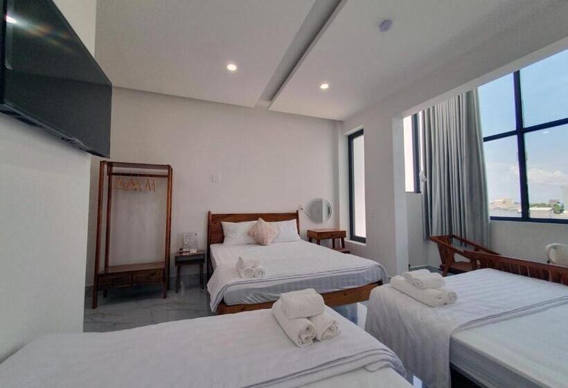 Hero Hostel & Billiards