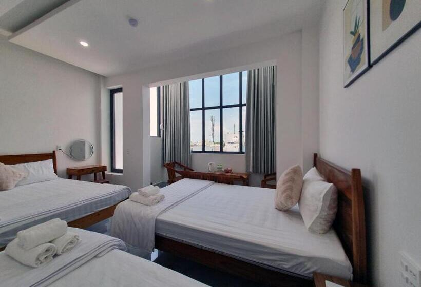 Hero Hostel & Billiards