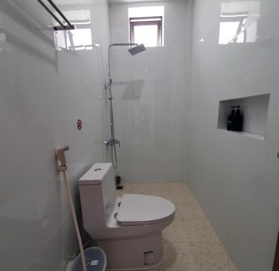 Hero Hostel & Billiards