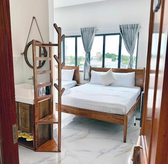 Hero Hostel & Billiards