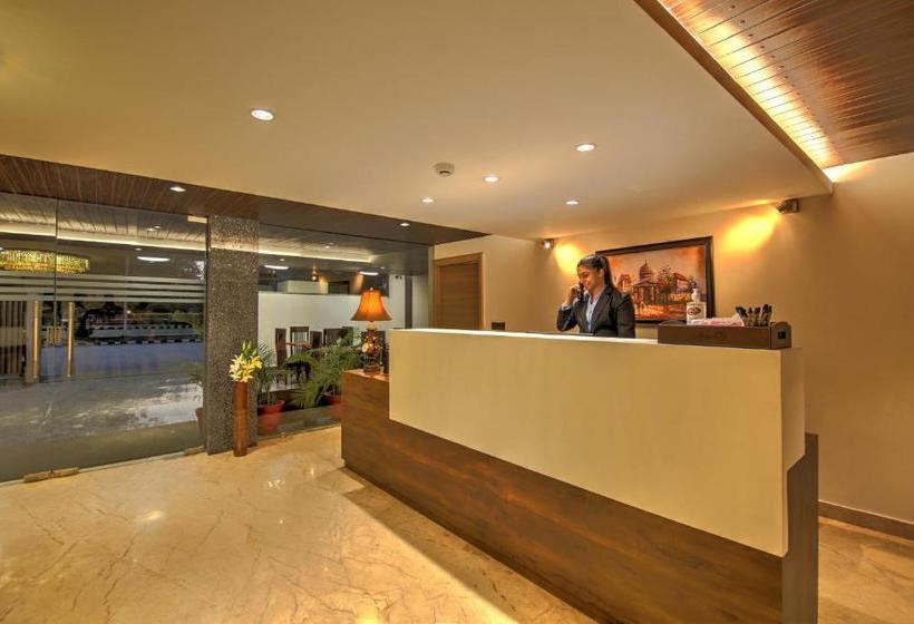 ホテル 91 Millennium Huda