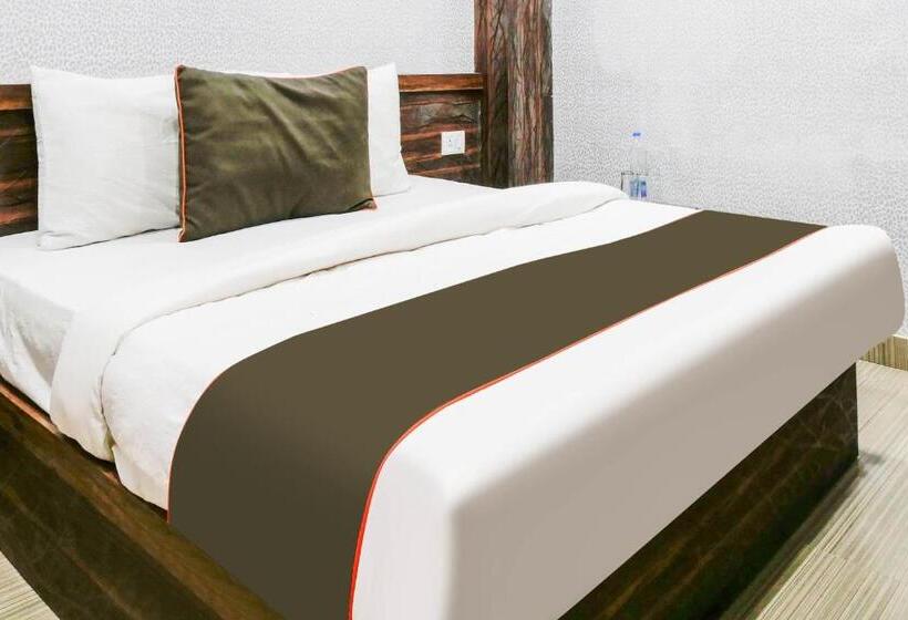 Collection O Hotel Day & Night