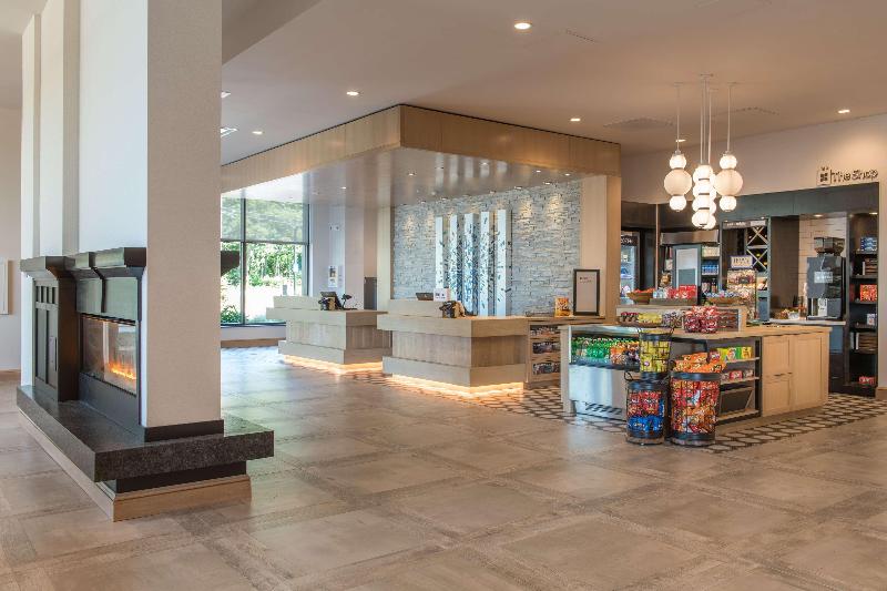 فندق Hilton Garden Inn Boston Canton