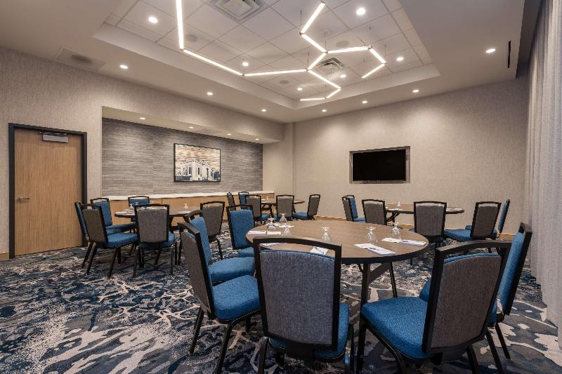 فندق Hilton Garden Inn Boston Canton