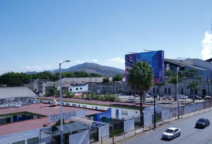 Отель Insurgentes Express