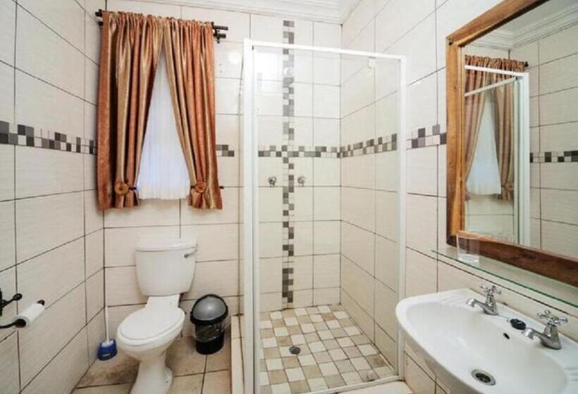 בית מלון כפרי Ivory Tusk Lodge