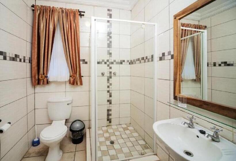 בית מלון כפרי Ivory Tusk Lodge