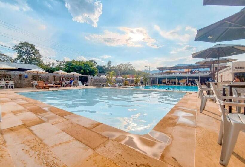 酒店 La Rosa Náutica Club