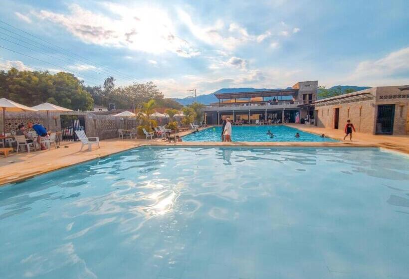 酒店 La Rosa Náutica Club