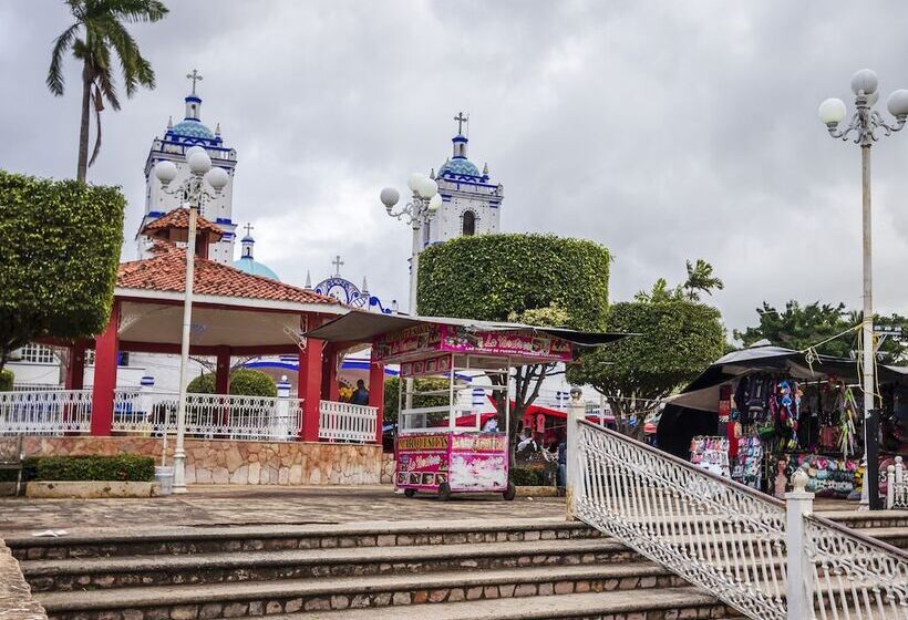 Отель Las Brisas