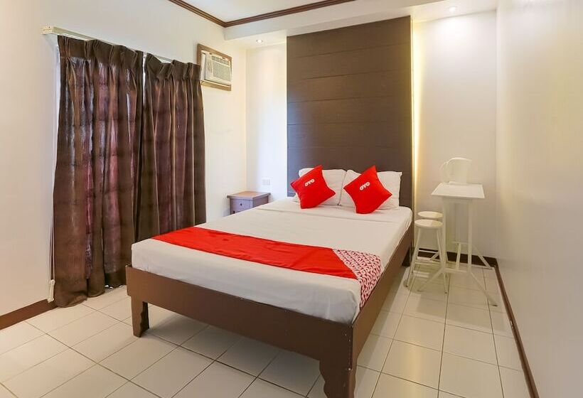 فندق Oyo 759 El Ronaldo Suites