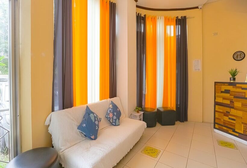 فندق Oyo 759 El Ronaldo Suites