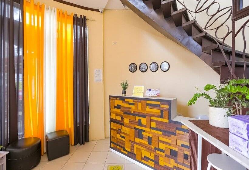 فندق Oyo 759 El Ronaldo Suites