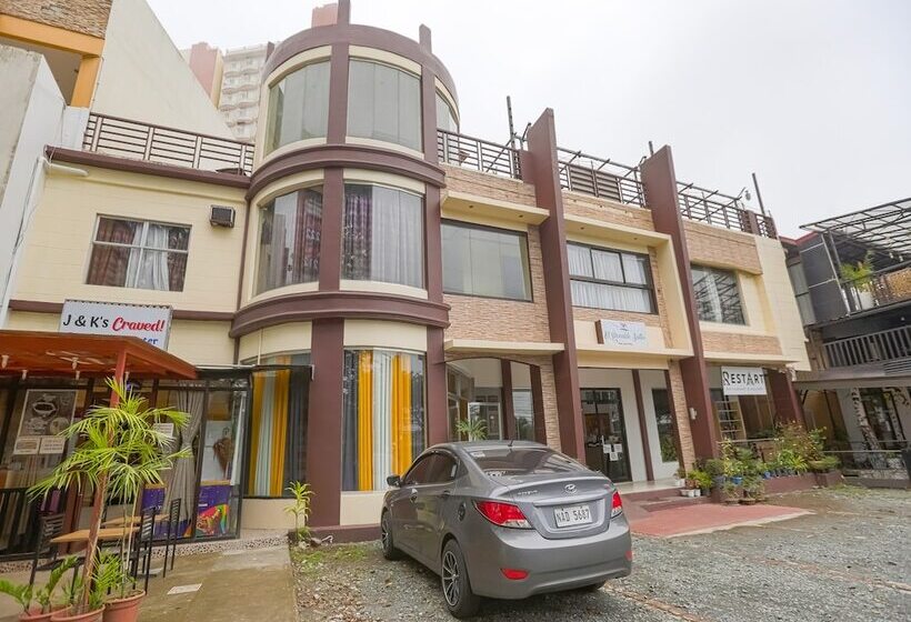 فندق Oyo 759 El Ronaldo Suites