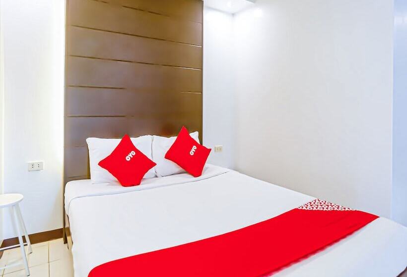 فندق Oyo 759 El Ronaldo Suites