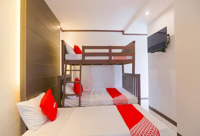 فندق Oyo 759 El Ronaldo Suites