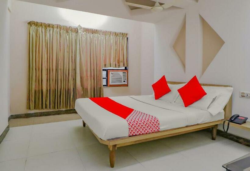 فندق Oyo 78939 Shambhavi Residency