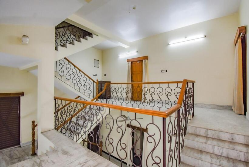 בית מלון כפרי Oyo 79023 Leela S Residency