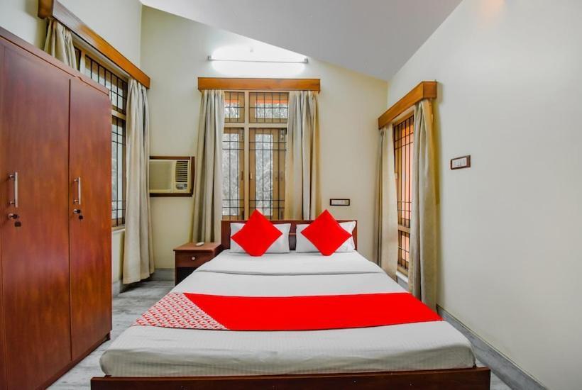 בית מלון כפרי Oyo 79023 Leela S Residency