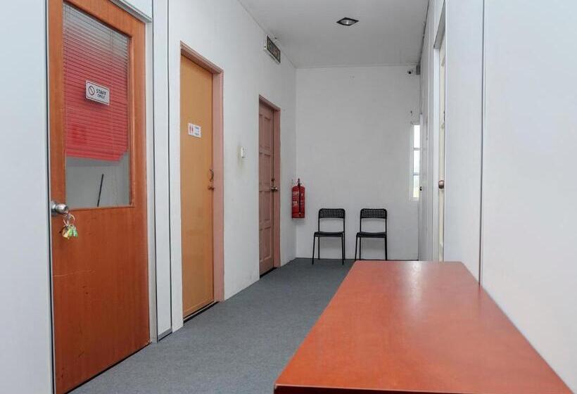 בית מלון כפרי Darulsalam Orkid Inn Kerteh