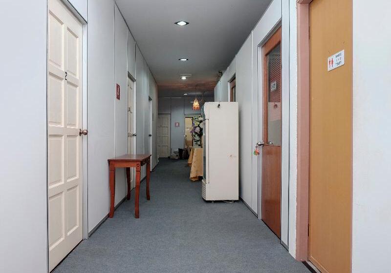 בית מלון כפרי Darulsalam Orkid Inn Kerteh