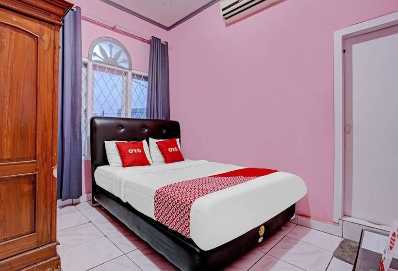 Отель Oyo 90289 Lestari Syariah Homestay