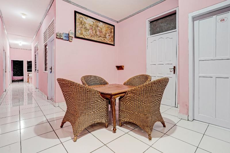 هتل Oyo 90289 Lestari Syariah Homestay