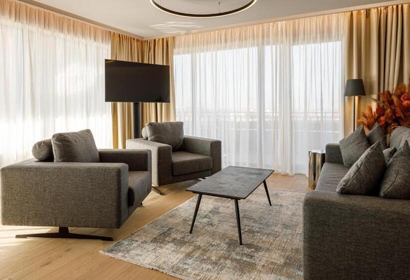 ホテル Qosmo Brasov