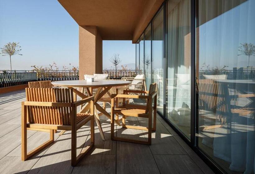 ホテル Qosmo Brasov