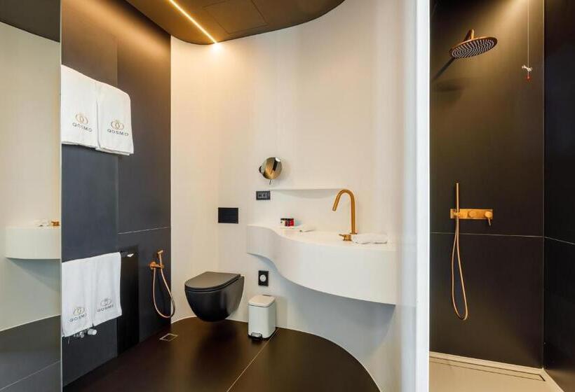 ホテル Qosmo Brasov