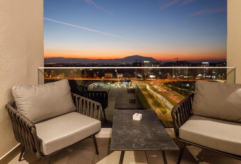 ホテル Qosmo Brasov