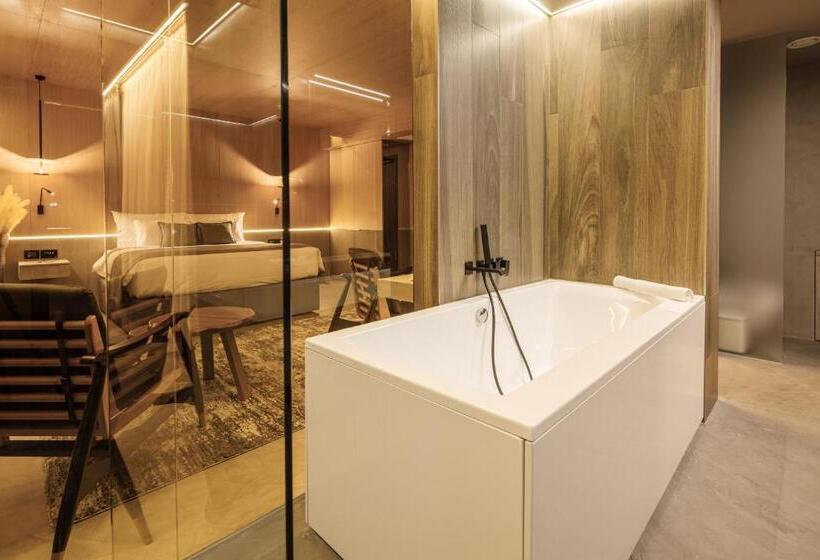 ホテル Qosmo Brasov