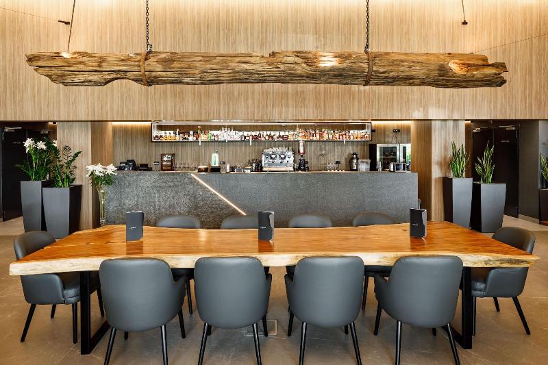 ホテル Qosmo Brasov