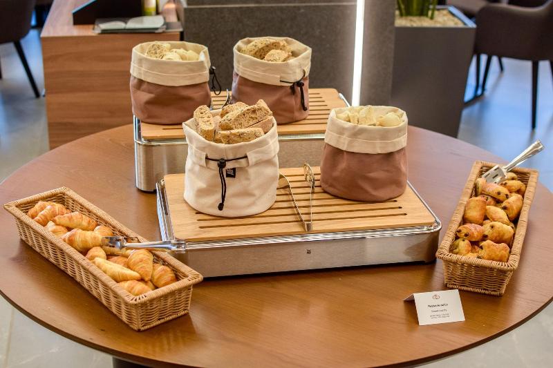 ホテル Qosmo Brasov