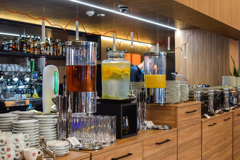 ホテル Qosmo Brasov