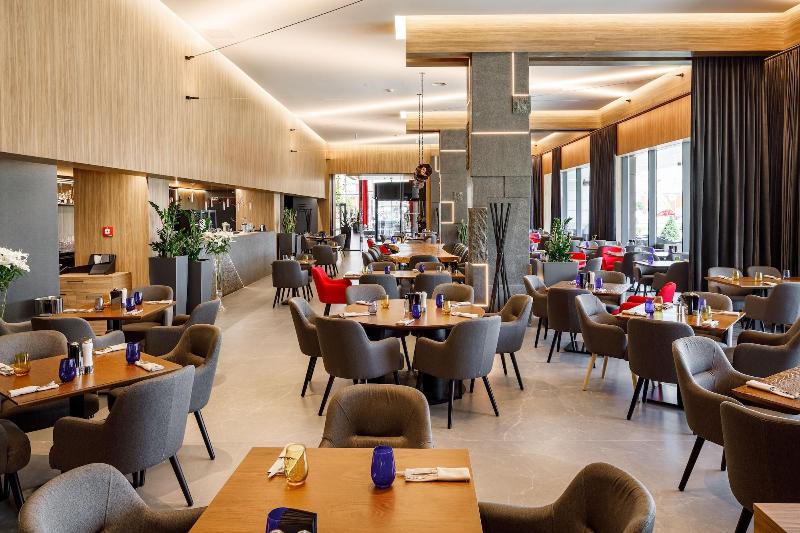 ホテル Qosmo Brasov