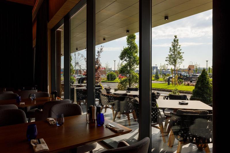 ホテル Qosmo Brasov