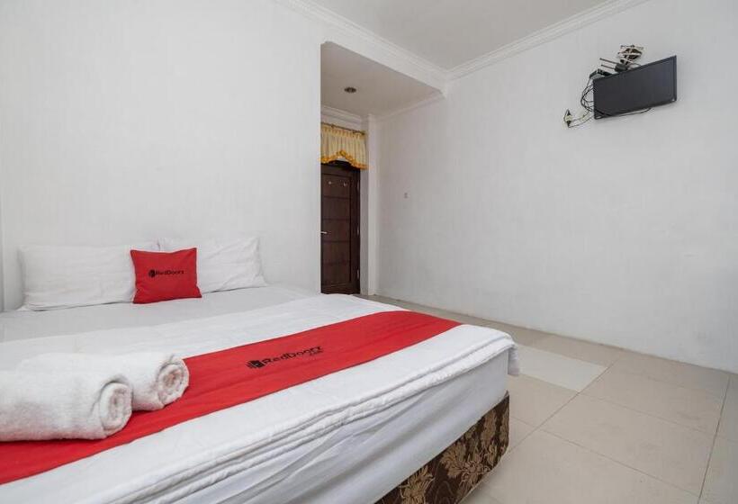 فندق Reddoorz At Gunungsari Surabaya 2