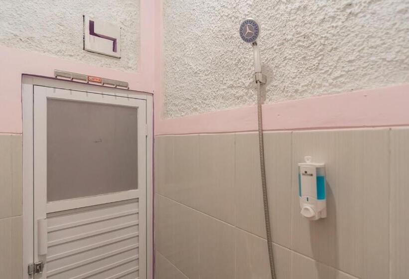 호텔 Reddoorz @ Cipanas Garut