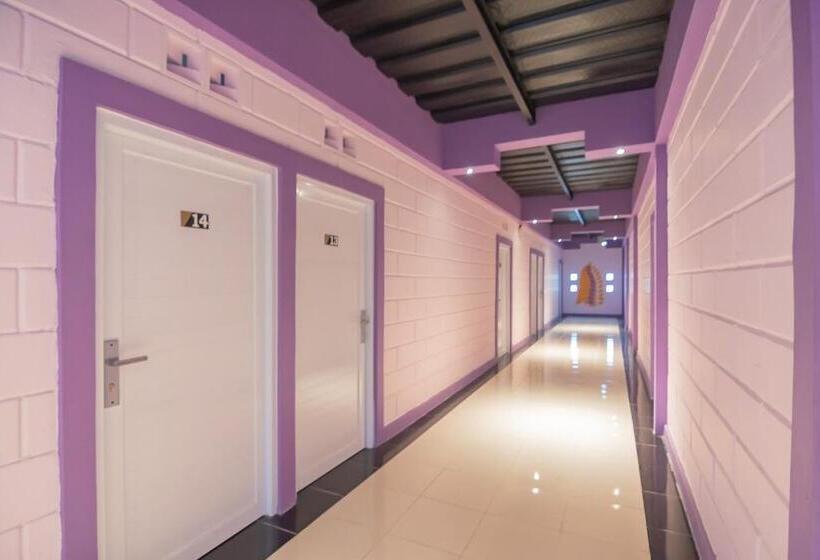 호텔 Reddoorz @ Cipanas Garut