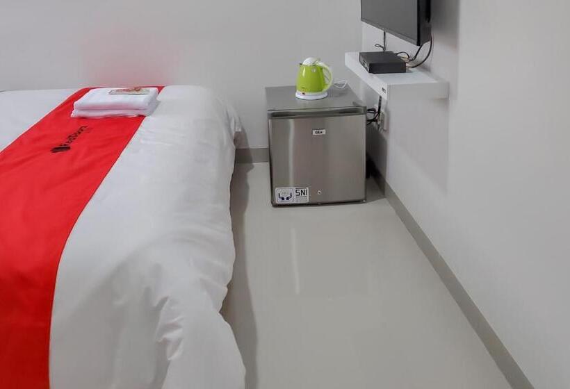 호텔 Reddoorz Plus @ Batutulis Bogor