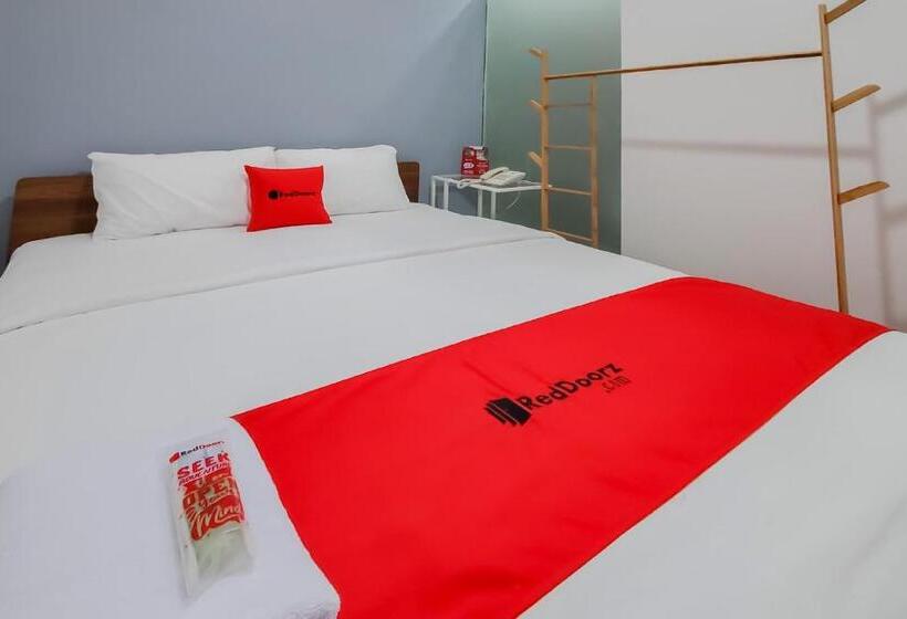 호텔 Reddoorz Plus @ Batutulis Bogor