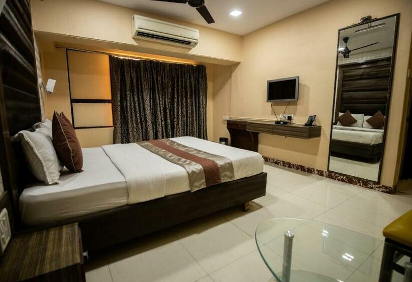 בית מלון כפרי Redwings Castle