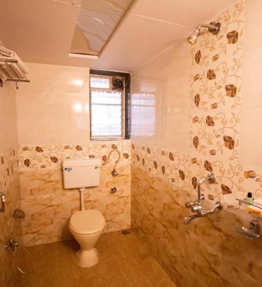 בית מלון כפרי Redwings Castle