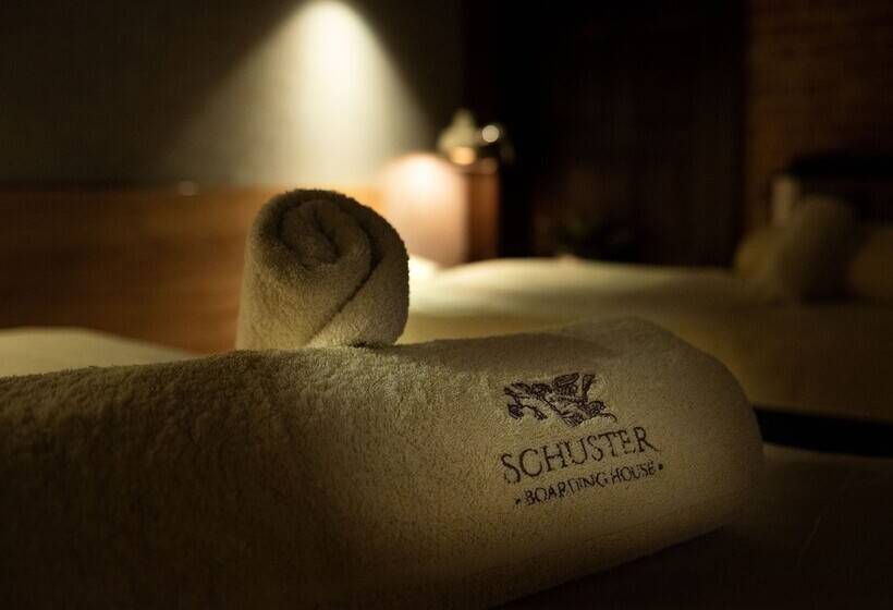فندق Schuster Boarding House